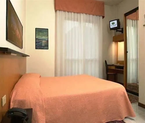 Giardino Hotel 밀라노 3*,