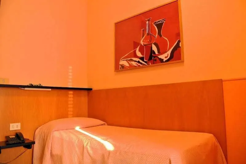 Giardino Hotel Mailand 3*,  Italien